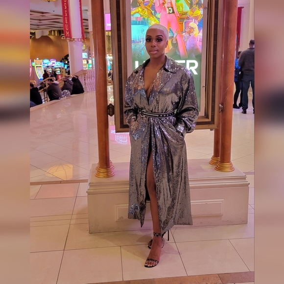 Sequence trench coat / Dress - Picture 3 of 4